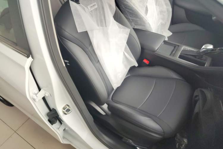 Used Roewe i5 2023 1.5L CVT Luxury Edition