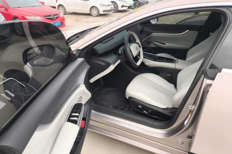 Used  A07 2025 All-Electric "True Fragrance" Edition 710-Mile Long-Range Version