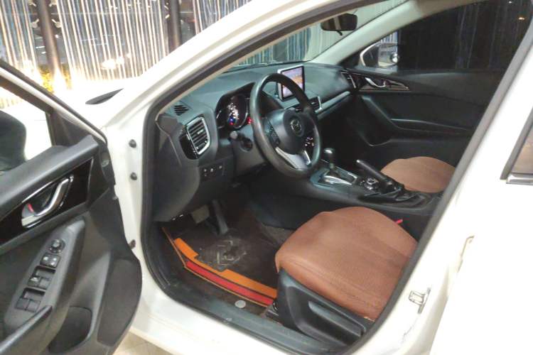 Used Mazda Mazda 3 Axela 2016 Sedan 1.5L Automatic Comfort Model