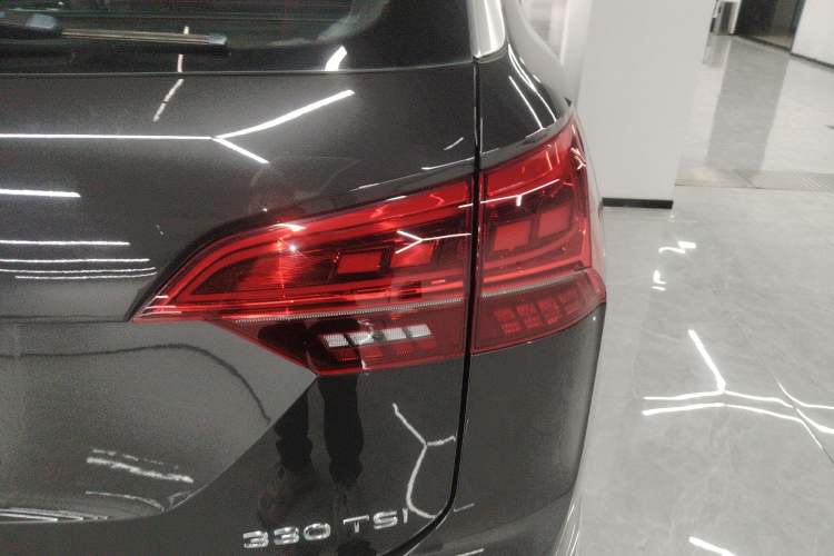 Used Volkswagen Tayron 2020 330TSI Two-Wheel Drive Luxury Smart Connectivity Version
