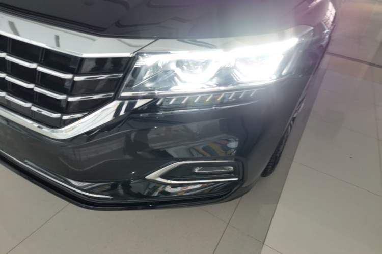 Used Volkswagen Passat 2019 330TSI Luxury Edition China VI Standard