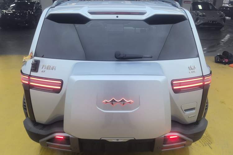 Used  Titanium 3 2025 501KM All-Wheel Drive Intelligent Driving Ultra Version
