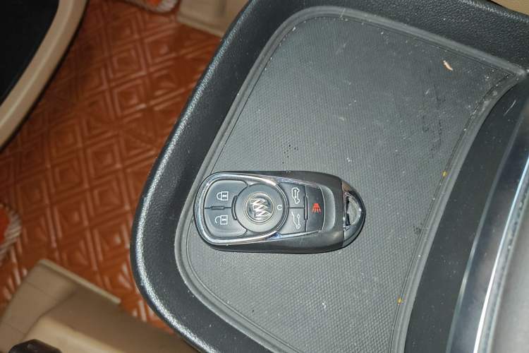 Used Buick GL8 2018 ES 28T Flagship Model China VI Standard
