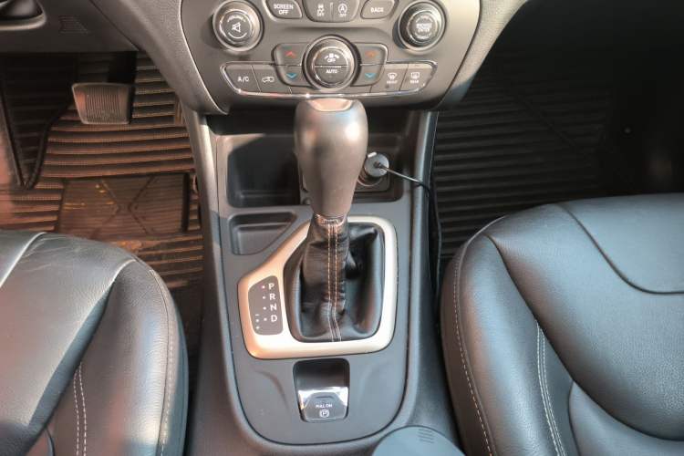 Used  Cherokee 2017 2.0L Superior Edition
