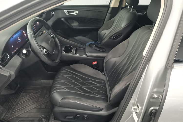 Used Roewe D7 2023 DMH 125km Flagship Edition
