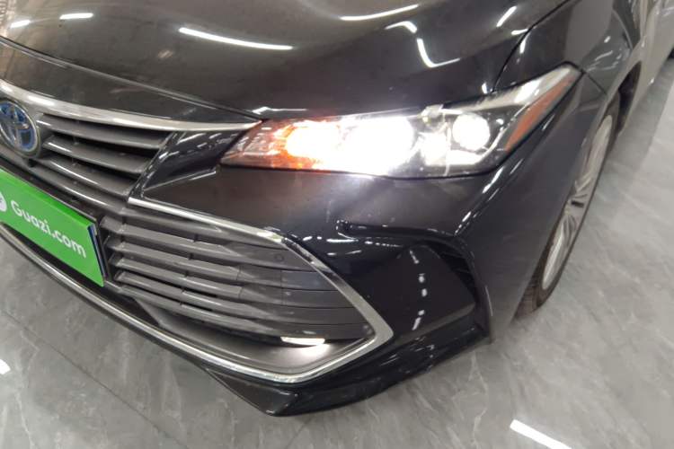 Used Toyota Avalon 2019 Dual-Engine 2.5L XLE Prestige Version China VI Standard
