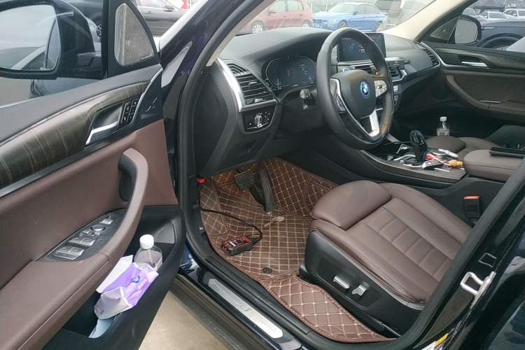 Used BMW iX3 2021 Updated Leading Edition
