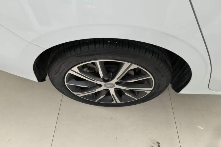 Used Geely Auto Emgrand 2022 4th Generation 1.5L CVT Flagship Model
