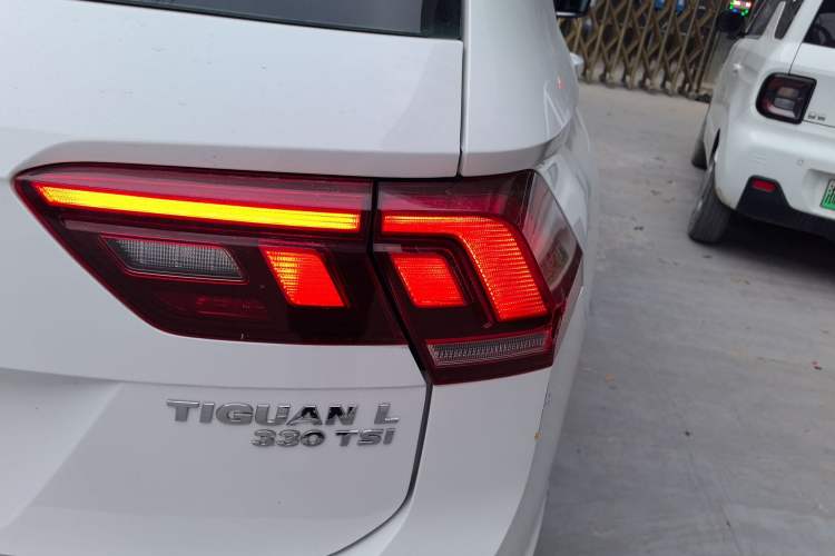 Used Volkswagen Tiguan L 2017 330TSI Automatic Two-Wheel Drive Luxury Edition
