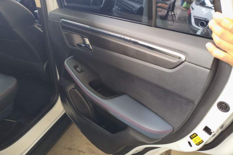 Used SWM G05 2021 PRO 1.5T Automatic Prestige 7-seater
