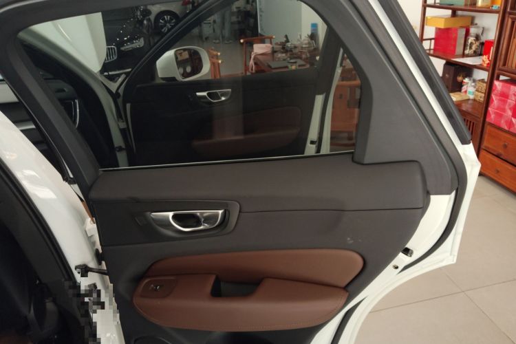 Used Volvo XC60 2024 B5 4x4 Smart Luxury Edition
