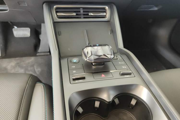 Used BYD Qin L 2025 DM-i Smart Drive 80KM Leading Model