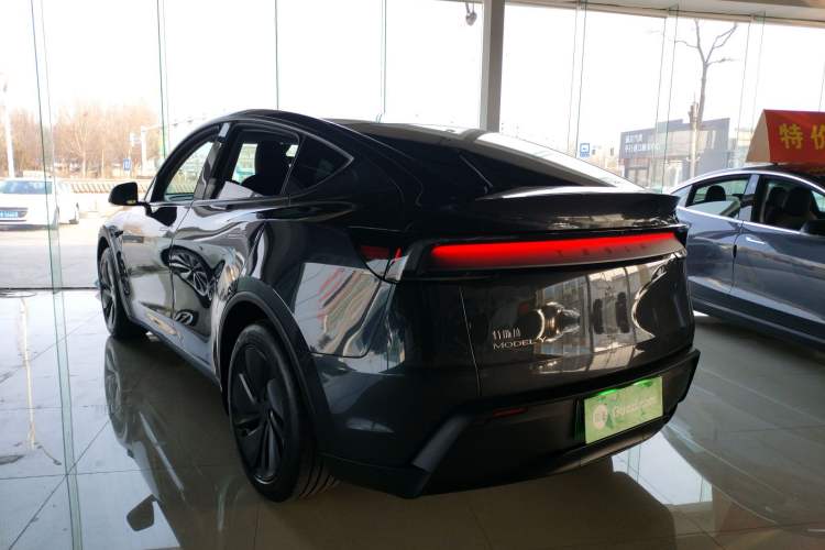 Used Tesla Model Y 2025 Rear-Wheel-Drive Version