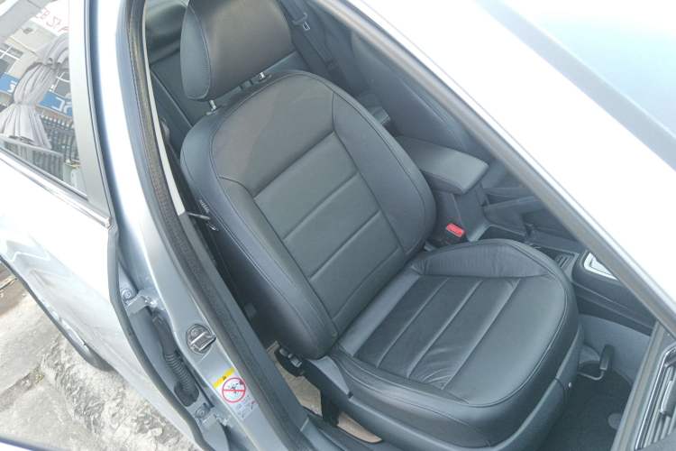 Used Volkswagen Lavida 2013 Restyled Classic 1.6L Automatic Comfort Edition
