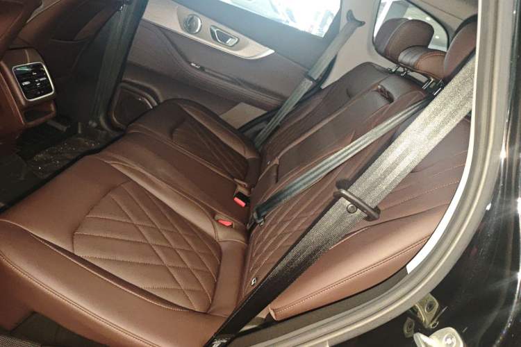 Used Chery Tiggo 8 PRO 2025 290T Two-Wheel Drive Prestige Edition
