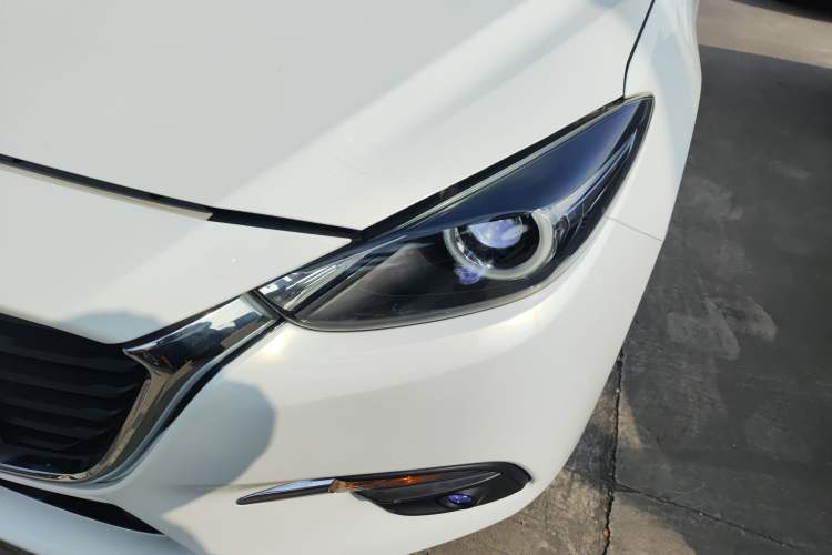 Used Mazda Mazda 3 Axela 2017 Sedan 1.5L Automatic Luxury Model Emission Standard China V
