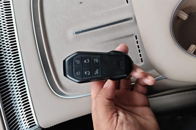 Used XPeng X9 2025 740 Ultra-Long Range Max
