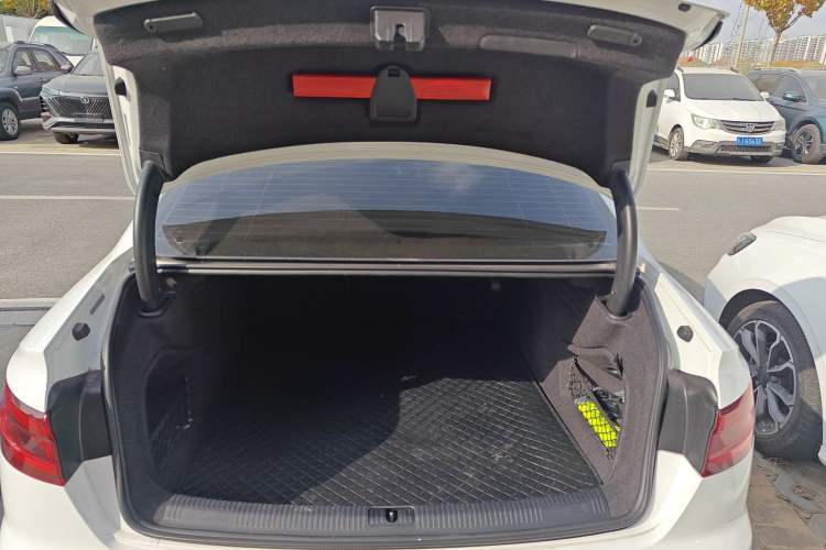 Used Audi A4L 2018 30th Anniversary Edition 40 TFSI Fashion Model
