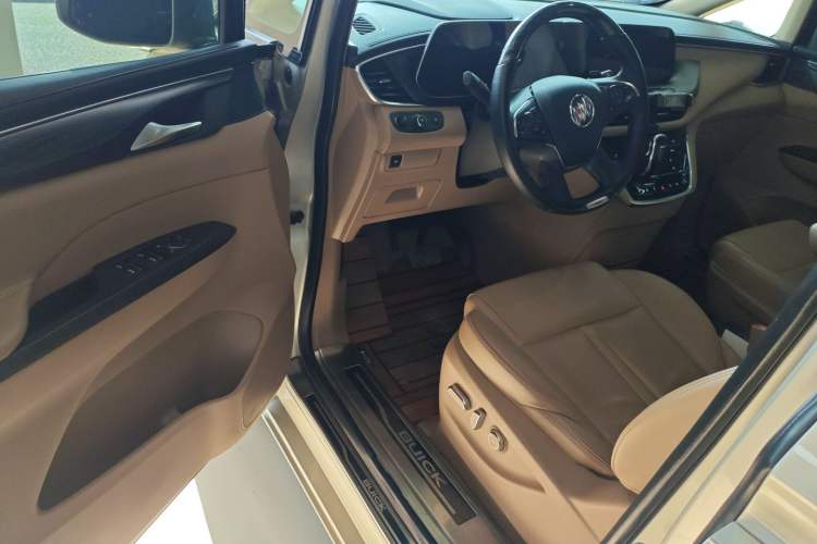 Used Buick GL8 2020 ES Land Cruiser 653T Luxury Model
