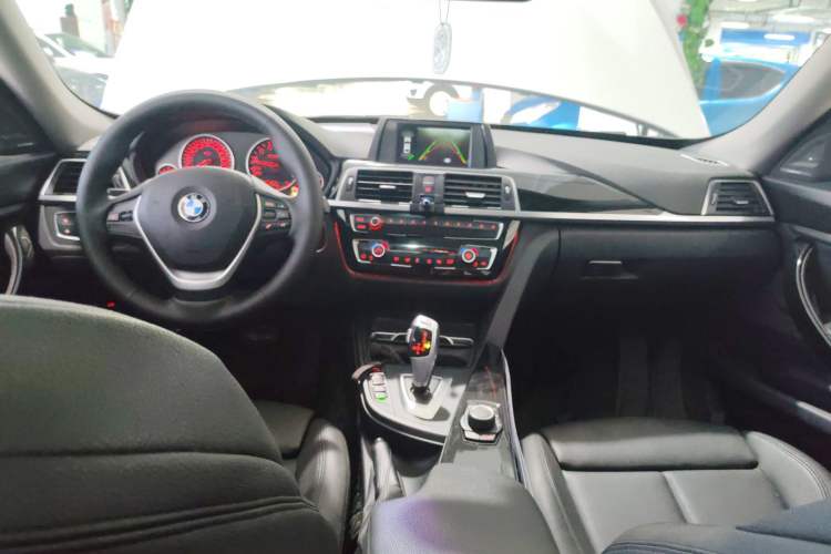 Used BMW 3 Series GT 2018 320i Sport Edition
