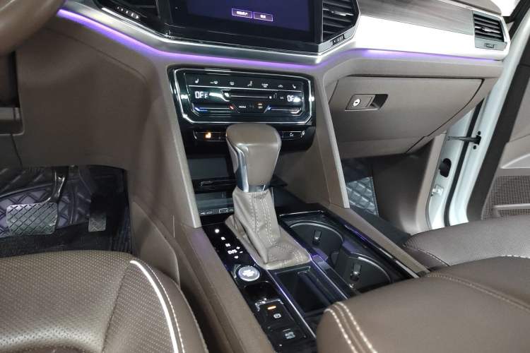 Used Volkswagen Viloran 2020 380TSI Prestige Edition
