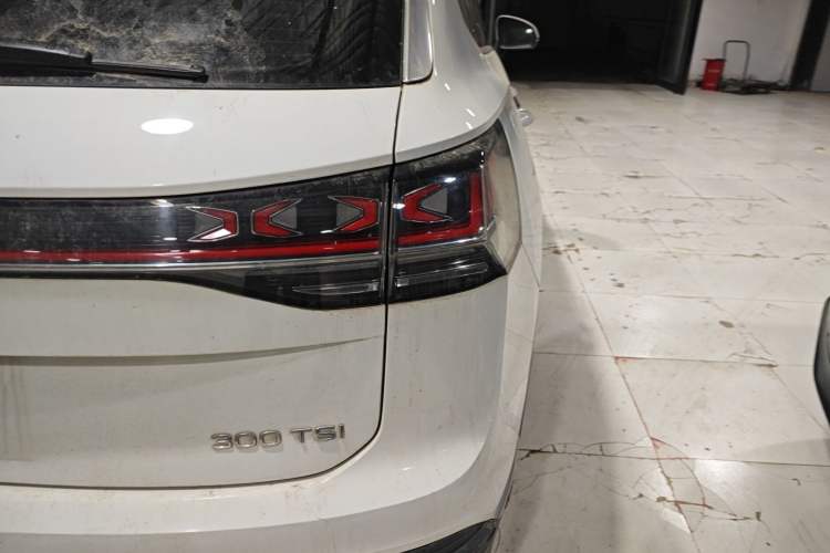 Used Volkswagen Tayron 2023 300TSI Two-Wheel-Drive Luxury Plus Advanced Edition