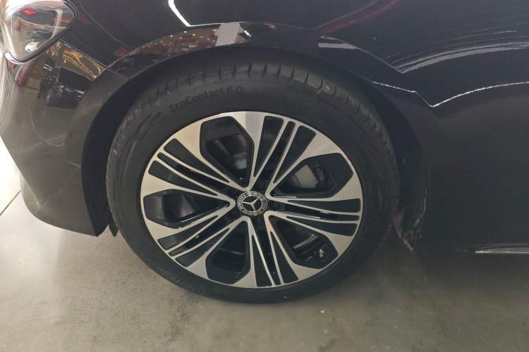 Used Mercedes-Benz E-Class 2025 Facelift E 300 L Luxury Edition
