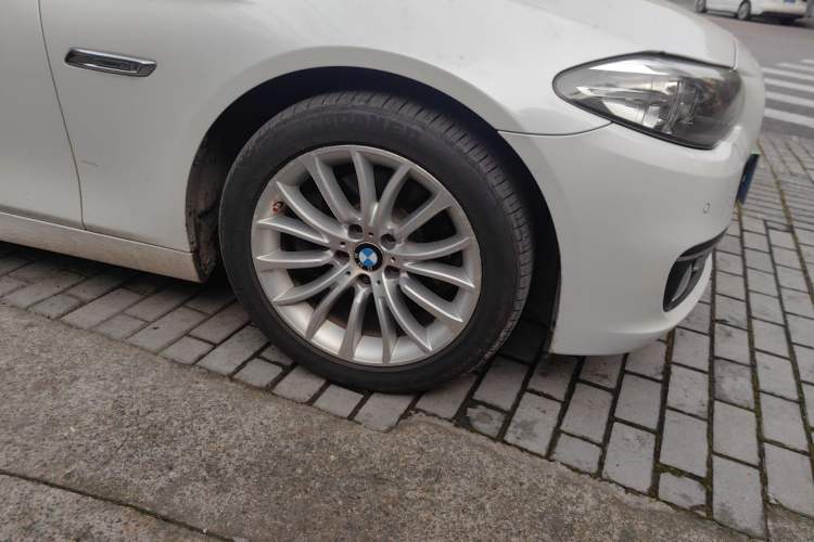 Used BMW 5 Series 2014 525Li Luxury Design Package
