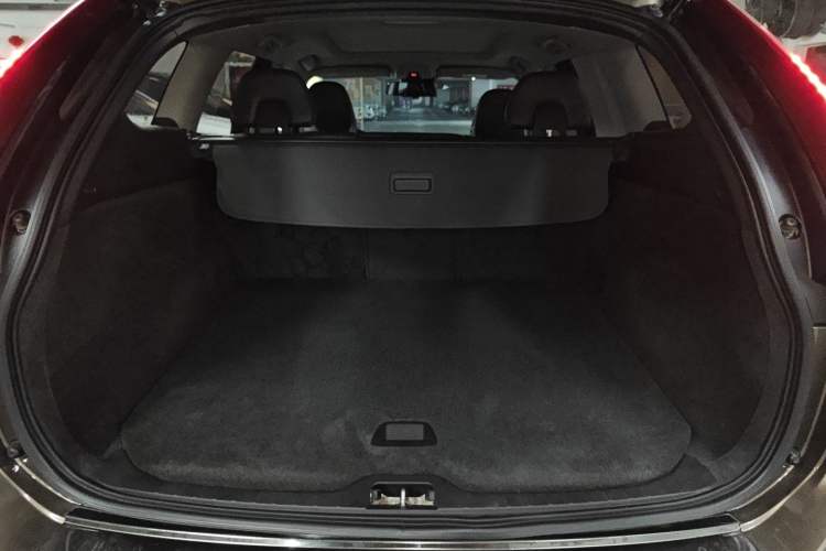 Used Volvo XC60 2017 T5 AWD Smart Upgrade Model
