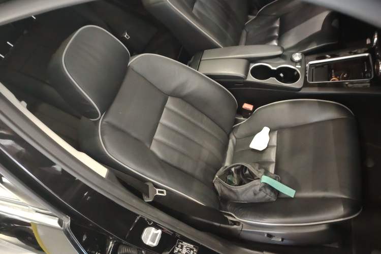 Used Mercedes-Benz GLK-Class 2013 Facelift GLK 300 4MATIC Luxury Edition
