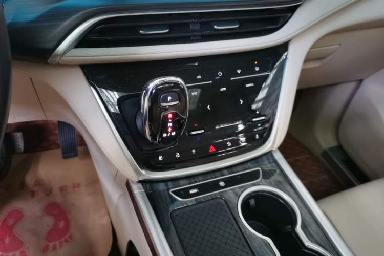 Used Buick GL8 2022 ES Landtrek 653T Luxury Edition
