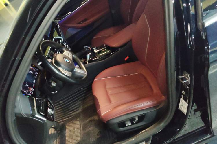 Used BMW 5 Series 2022 Second Facelift 525Li M Sport Package
