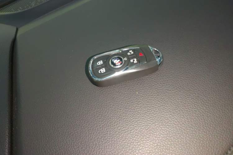 Used Buick GL8 2022 ES Landtrek 653T Luxury Edition
