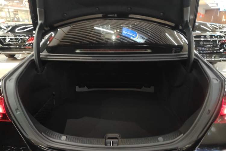 Used Mercedes-Benz E-Class 2022 Updated E 300 L Luxury Edition