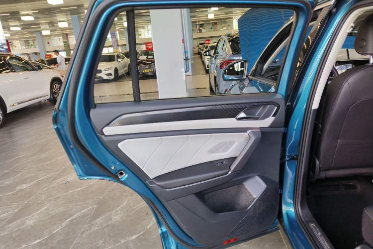 Used Volkswagen Tayron 2023 280TSI Two-Wheel-Drive Luxury Plus Advanced Version
