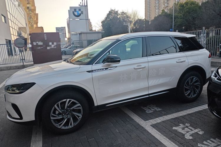 Used Lincoln Corsair 2024 2.0T Two-Wheel Drive Deluxe Edition
