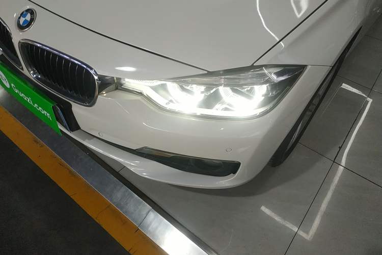 Used BMW 3 Series 2016 320Li Ambition Model
