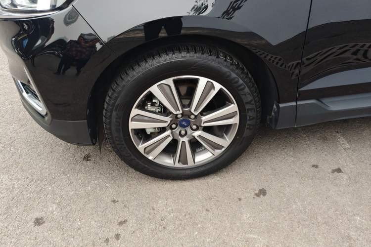 Used Ford Edge 2022 PLUS EcoBoost 245 Four-Wheel Drive Platinum Edition 7-Seater
