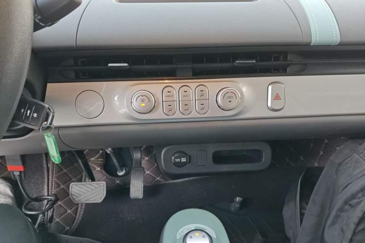 Used  Lumin 2025 210 km Fragrant Edition
