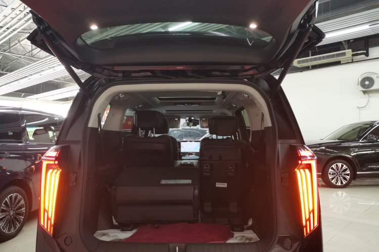 Used GAC Trumpchi M8 2024 Master Series 400T Prestige Edition
