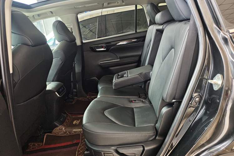 Used Toyota Highlander 2022 Dual-Engine 2.5L Four-Wheel Drive Prestige Version 7 Seats