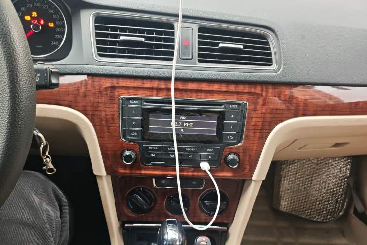 Used Volkswagen Lavida 2013 Restyled Classic 1.6L Automatic Comfort Edition
