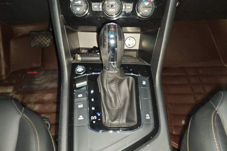 Used Volkswagen Tharu 2019 330TSI Four-Wheel Drive Luxury Edition China VI Standard
