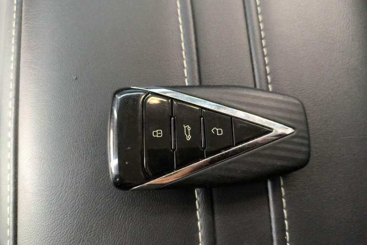 Used Venucia V DD-i 2023 60km iD Version
