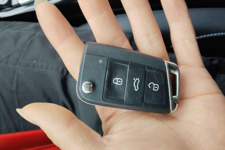 Used Volkswagen Tharu 2025 NewRui 300TSI Prestige Edition
