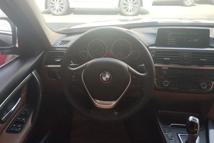 Used BMW 3 Series 2016 320Li Luxury Design Package
