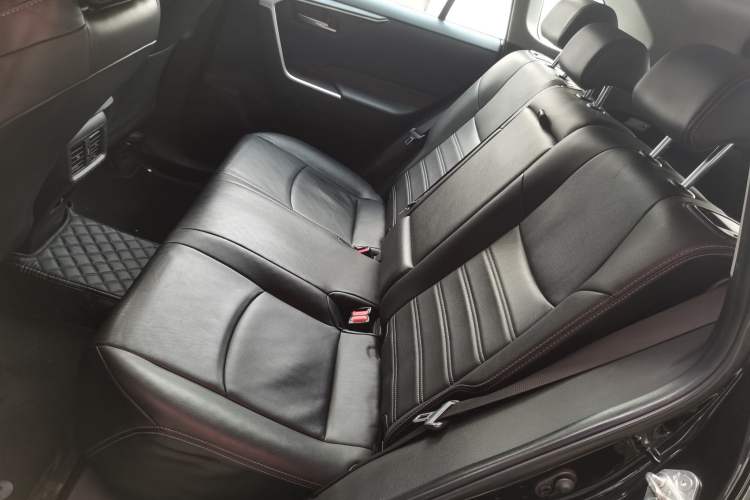 Used Toyota Wildlander 2020 2.0L CVT 4x4 Luxury Edition
