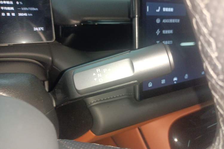 Used AION V 2024 Aion Tyrannosaurus 650 Smart Luxury Edition
