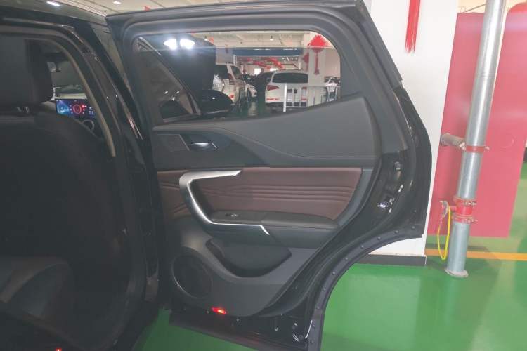 Used Wey VV5 2021 1.5T Two-Wheel Drive Smart Pioneer
