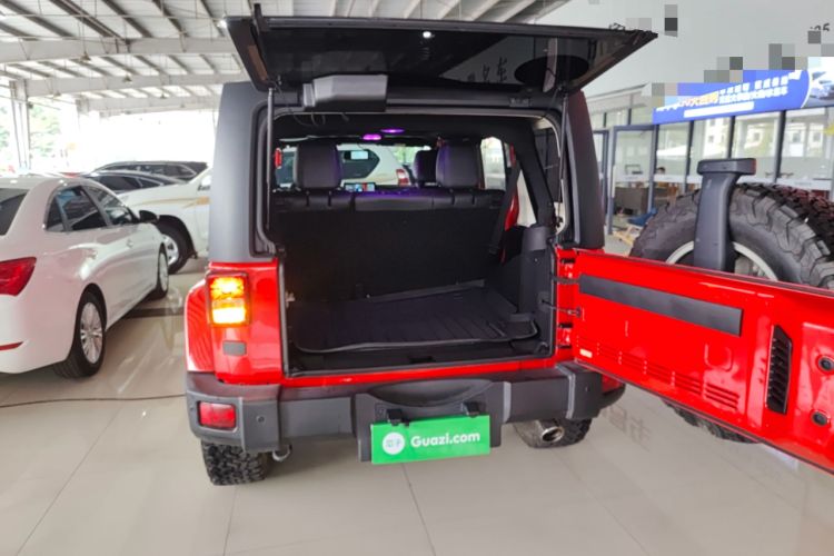 Used  Wrangler 2015 3.0L Sahara Four-Door Edition
